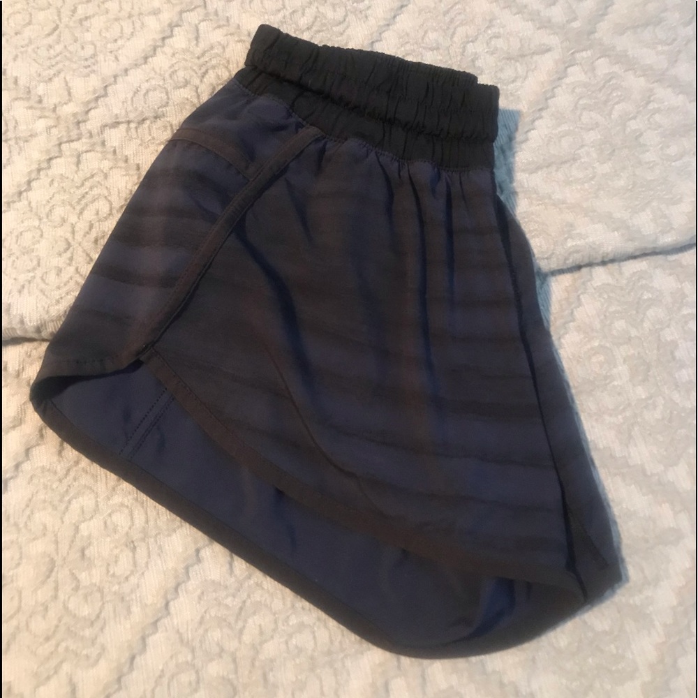 Lululemon black and navy shorts